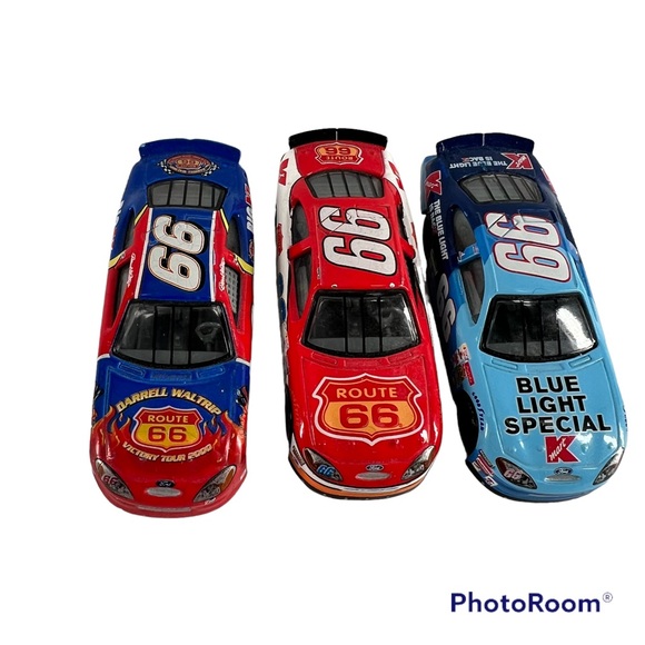 Racing Champions #66 Darrell Waltrip 1:64 Scale Nascar Diecast Car Y2K Lot of 3 - Picture 2 of 6